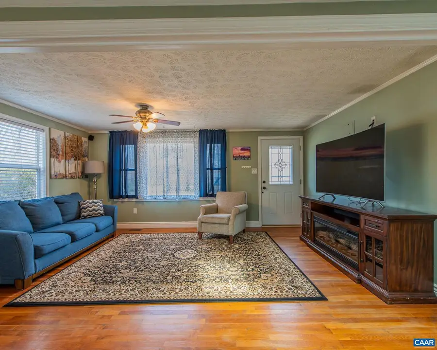 836 Toms Rd, Barboursville, VA 22923 - #2