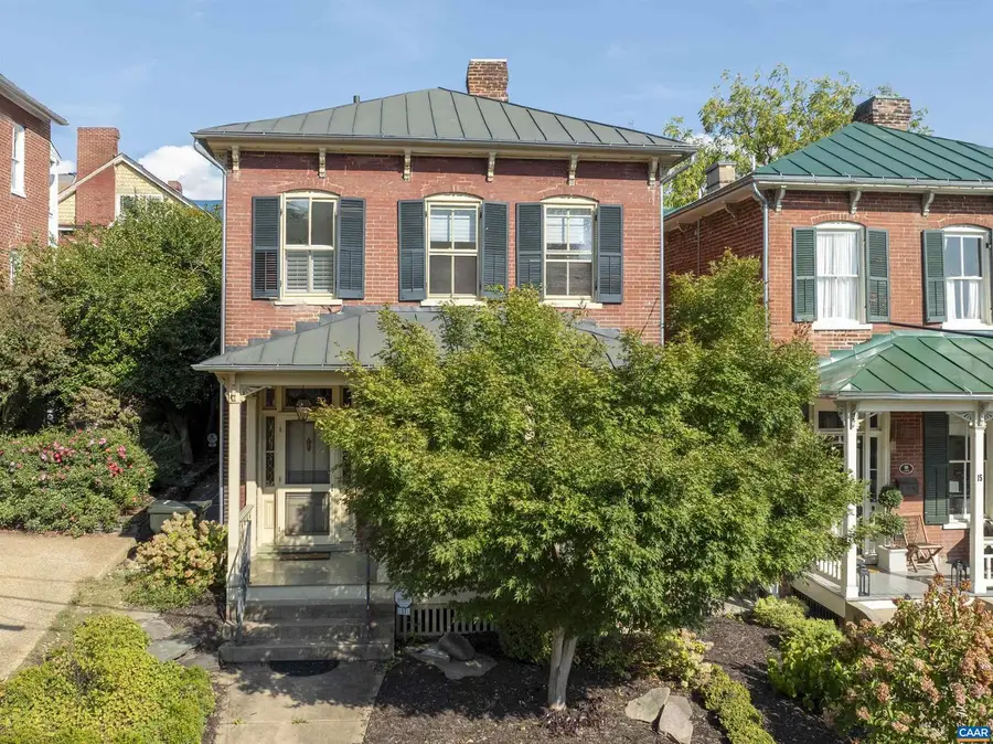 17 N Washington St, Staunton, VA 24401 - #2