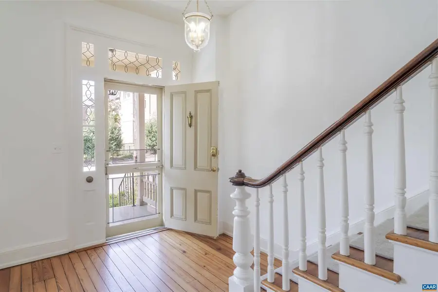 17 N Washington St, Staunton, VA 24401 - #3