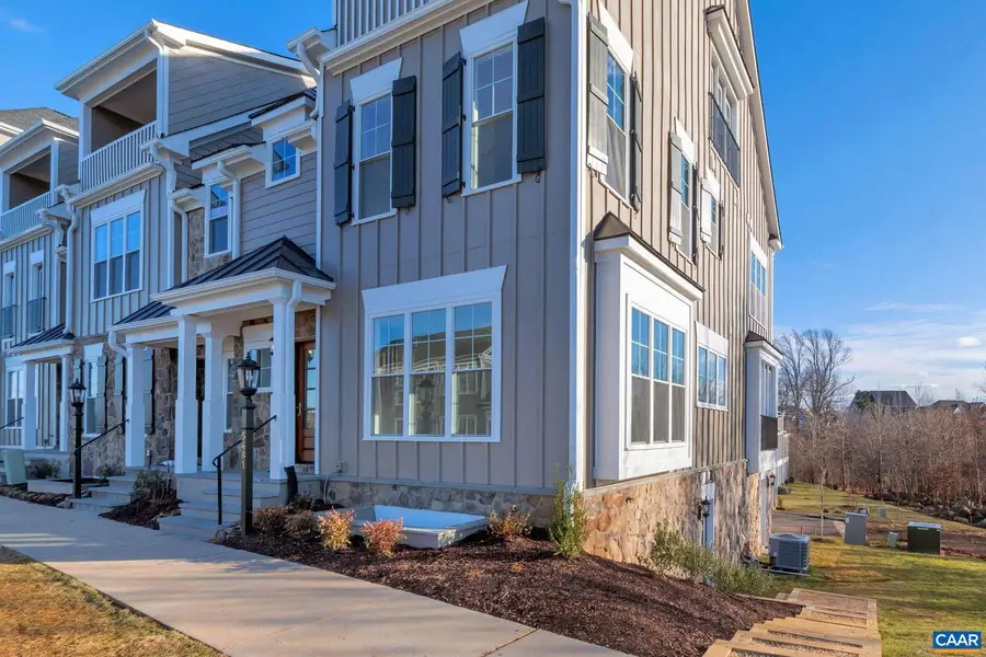 5481 Golf Dr, Crozet, VA 22932 - #2