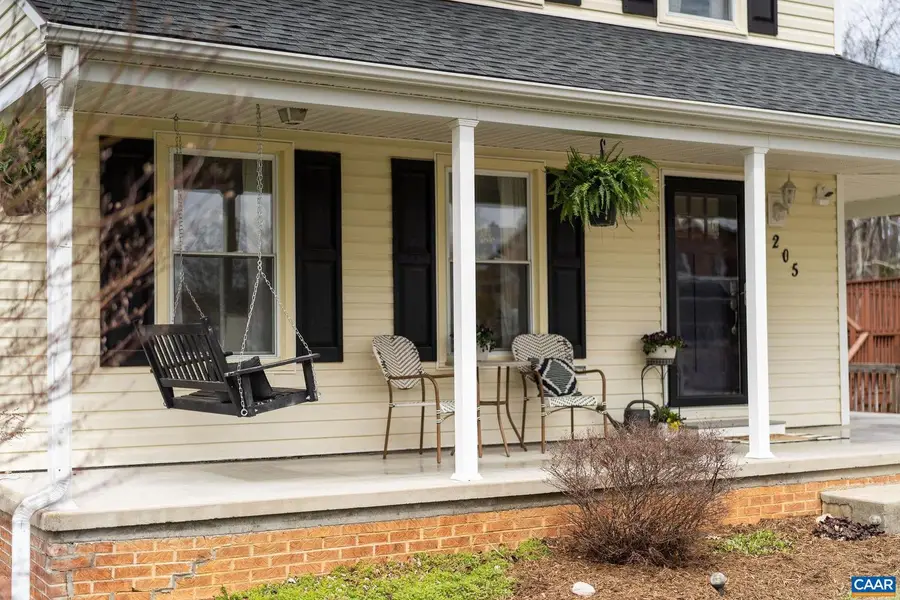 205 Yount Ave, Staunton, VA 24401 - #3