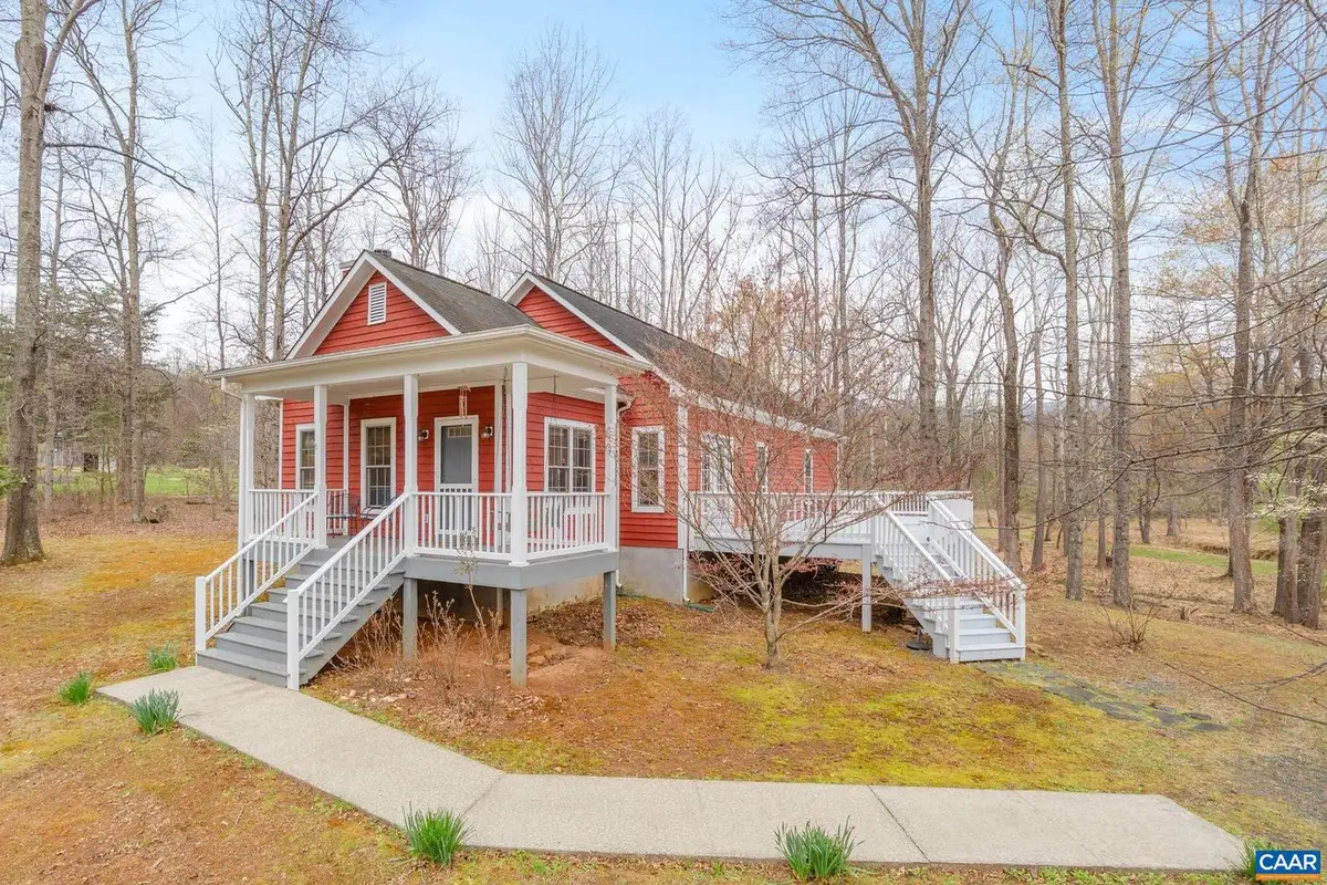 500 Rhue Hollow Rd, Roseland, VA 22967 - #1