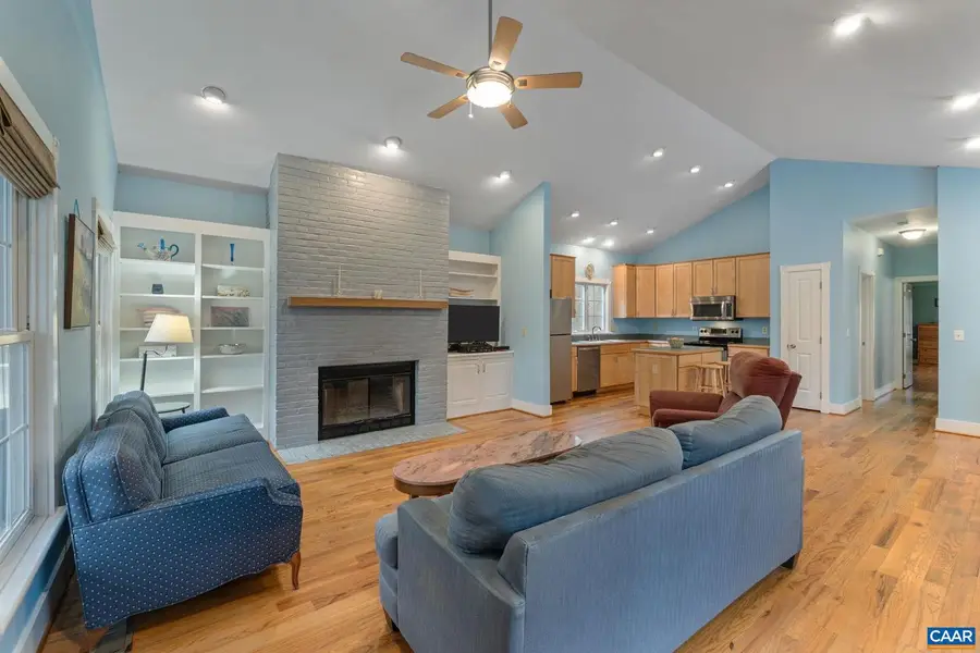 500 Rhue Hollow Rd, Roseland, VA 22967 - #3