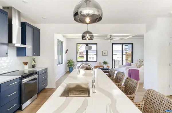 987 5th St Sw, CHARLOTTESVILLE, VA 22902