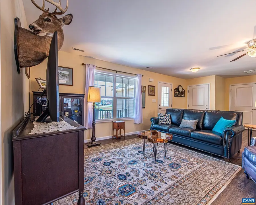 186 Rosewood Dr, Scottsville, VA 24590 - #3