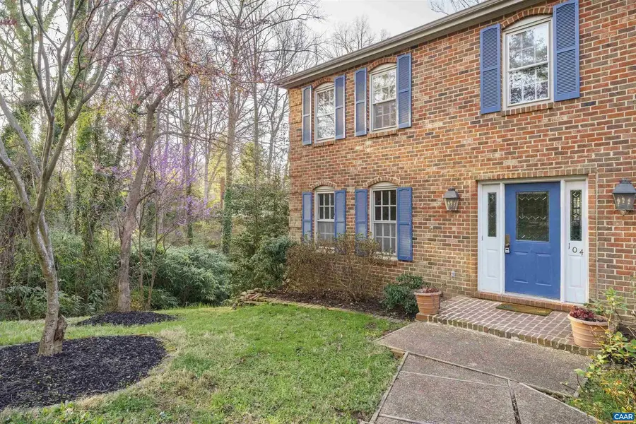 104 Smithfield Ct, Charlottesville, VA 22901 - #2