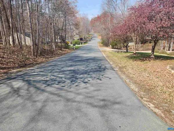 28 Jennings Dr, PALMYRA, VA 22963