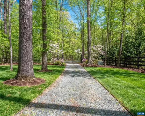 9130 Totier Creek Rd, SCOTTSVILLE, VA 24590