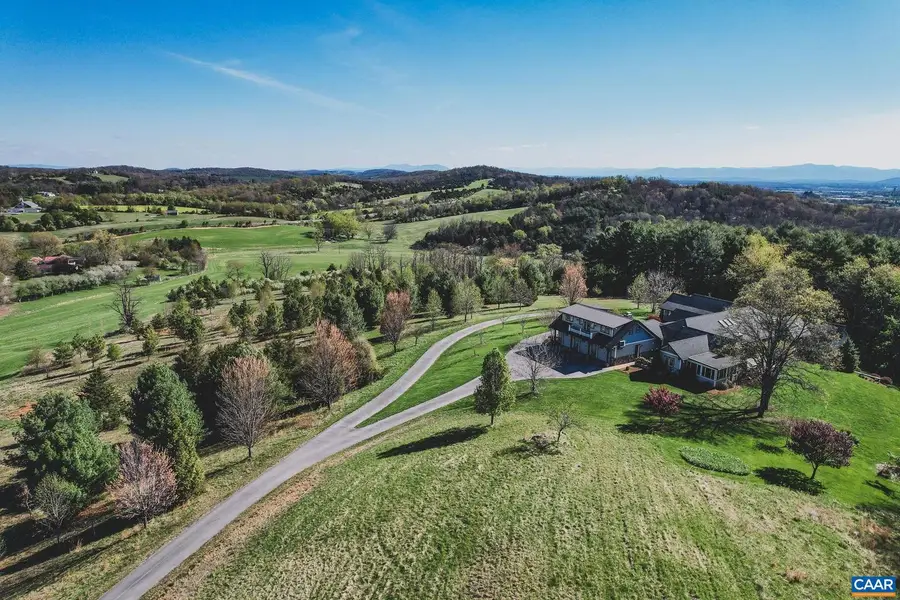 320 Carrsbrook Dr, Staunton, VA 24401 - #2