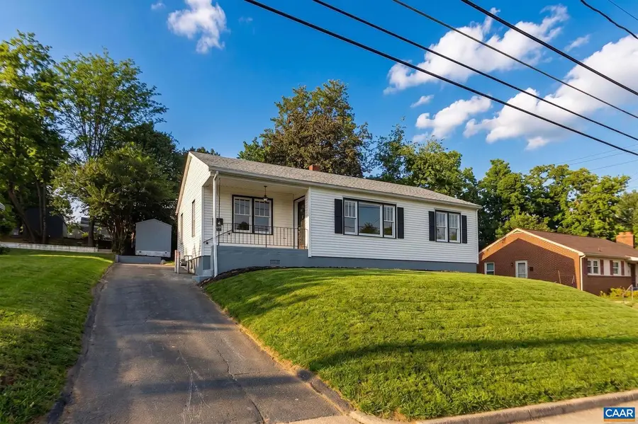 720 Cherry Hill Dr, Staunton, VA 24401 - #3