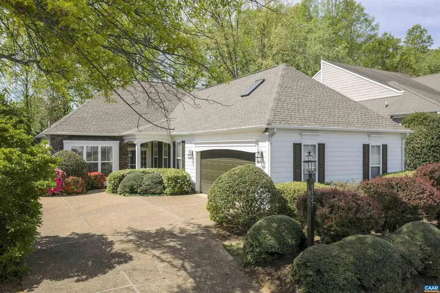 5527 Stonegate Ln, Crozet, VA 22932 - #2