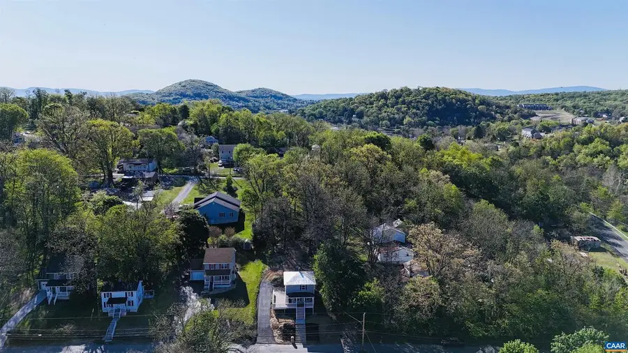 427 Montgomery Ave, Staunton, VA 24401 - #2