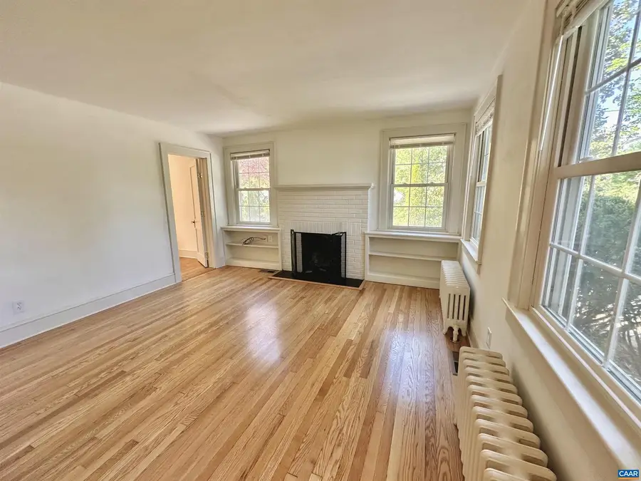 1732 West Main St, Waynesboro, VA 22980 - #2