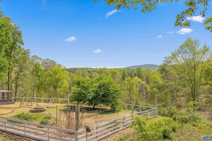 2947 Merrie Meadows Ln, Keswick, VA 22947 - #3