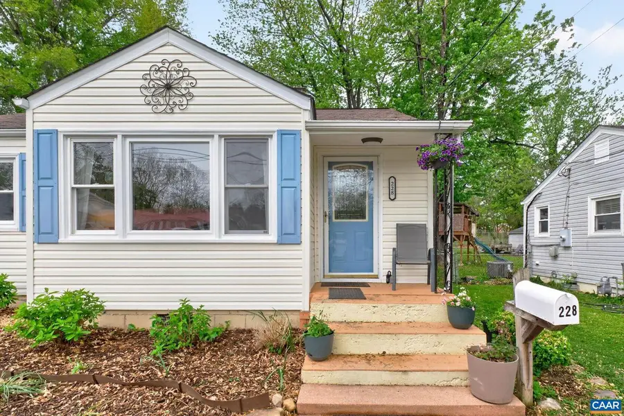 228 River Rd, Waynesboro, VA 22980 - #2