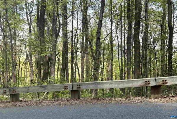 000 Reeds Gap Rd #102-2, LYNDHURST, VA 22952
