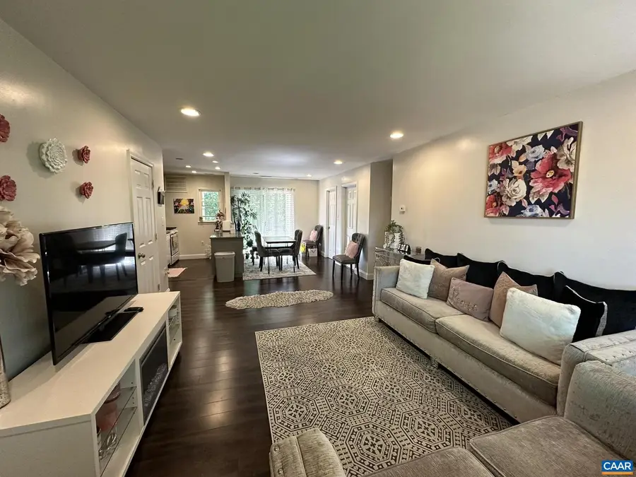 2412 Barracks Pl #3, Charlottesville, VA 22901 - #3