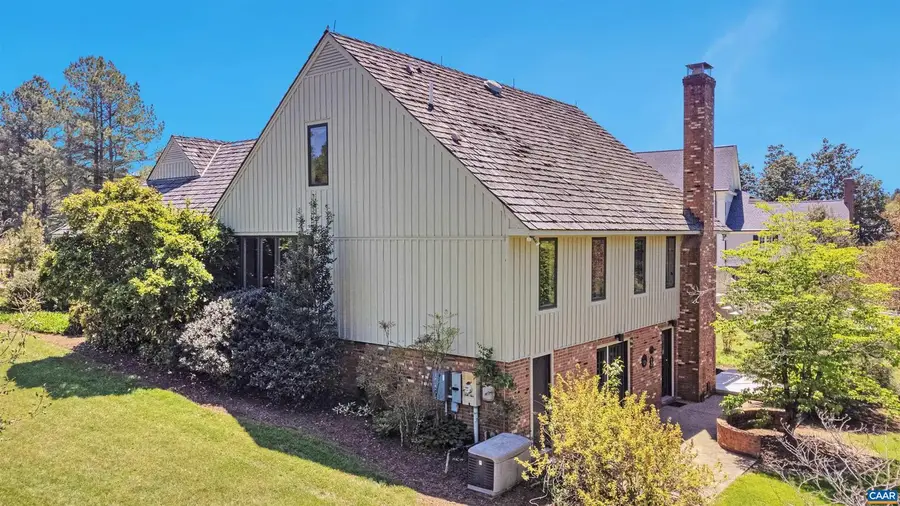 304 Club Rd, Louisa, VA 23093 - #3