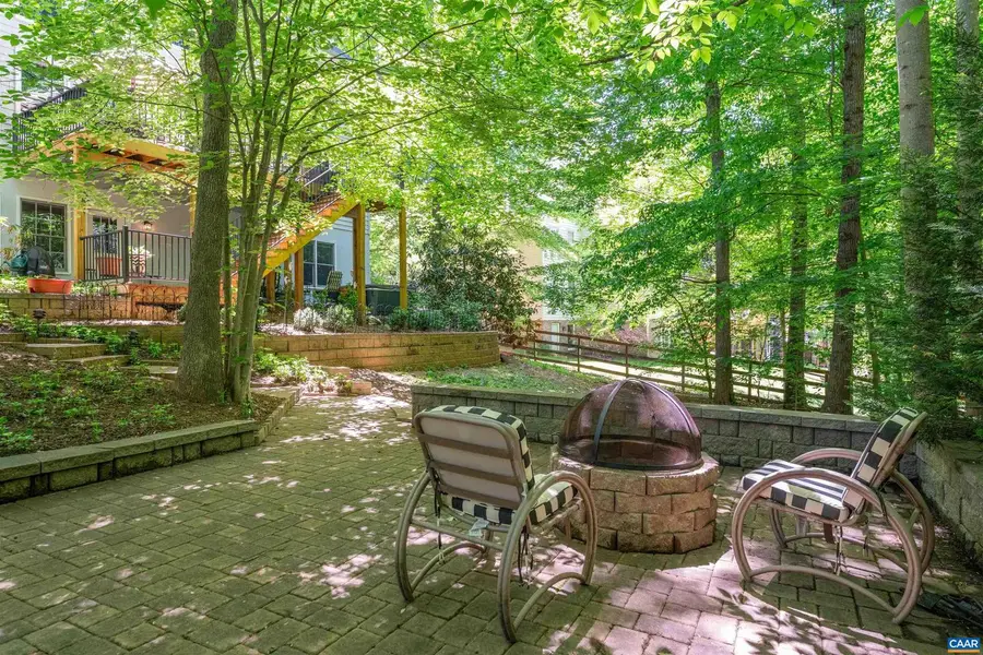 912 King William Dr, Charlottesville, VA 22901 - #2