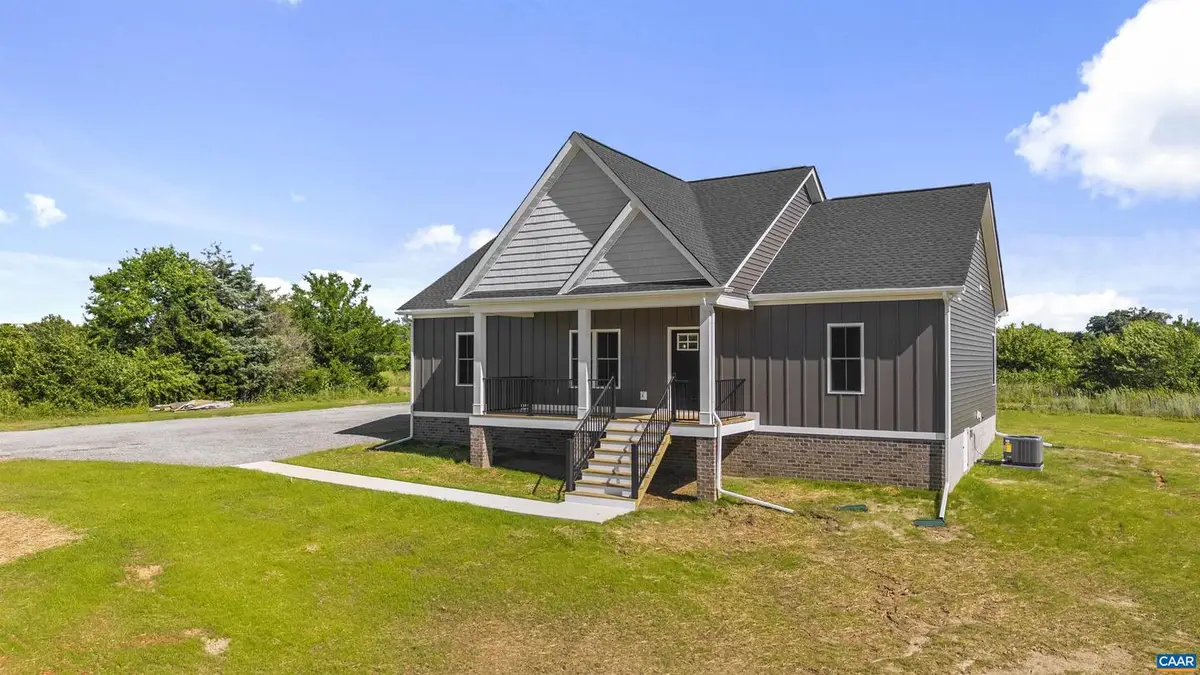 295 Hickory Hollow Ln, Bremo Bluff, VA 23022 - #1