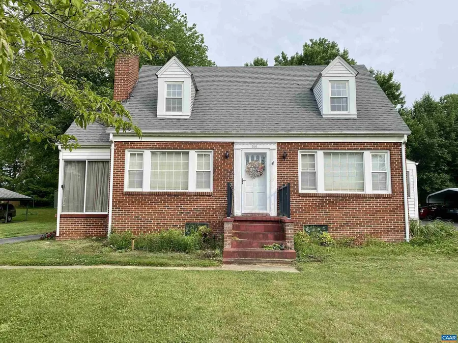 210 W Gordon Ave, Gordonsville, VA 22942 - #2