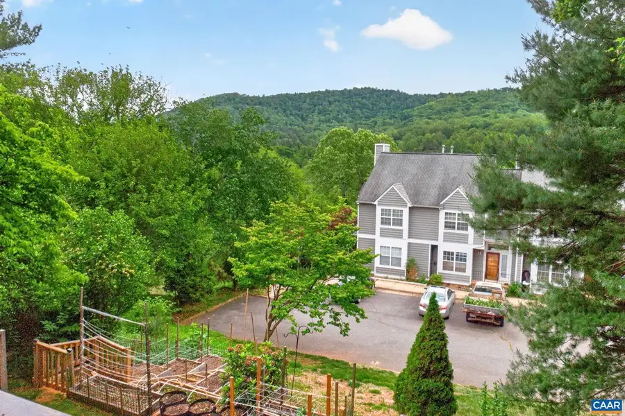 1247 Maple View Dr, Charlottesville, VA 22902 - #3
