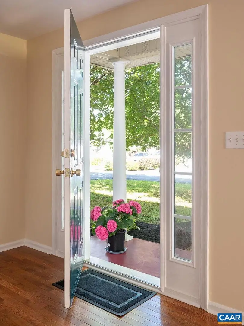 121 Sundrops Ct, Charlottesville, VA 22902 - #2