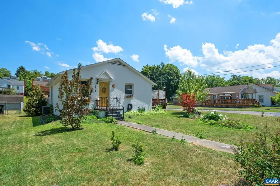 201 Park Blvd, Staunton, VA 24401 - #2