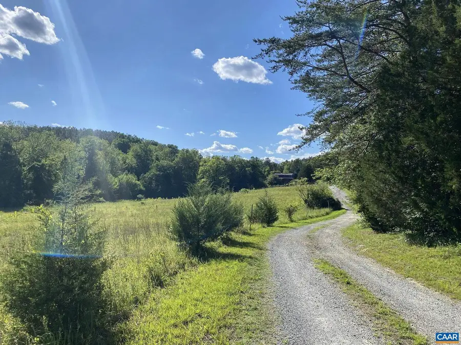 3984 Presidents Rd, Scottsville, VA 24590 - #2