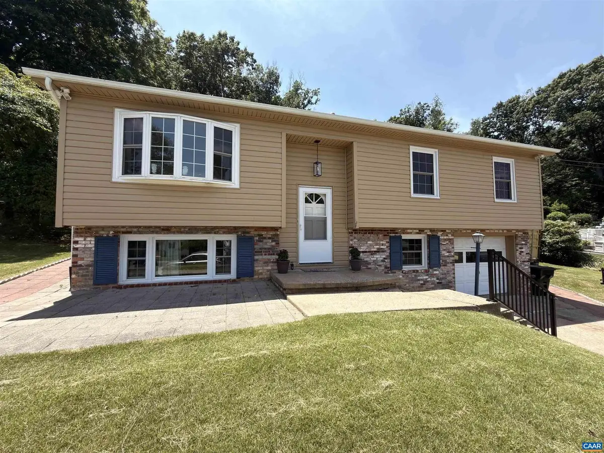 665 Gloria Pl, Staunton, VA 24401 - #1