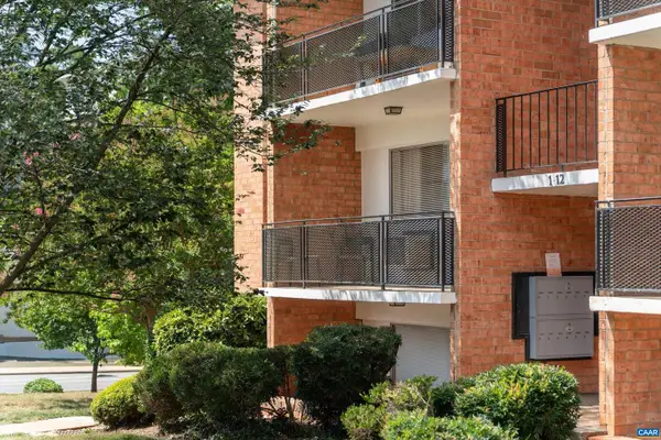 1800 Jefferson Park Ave #5, CHARLOTTESVILLE, VA 22903