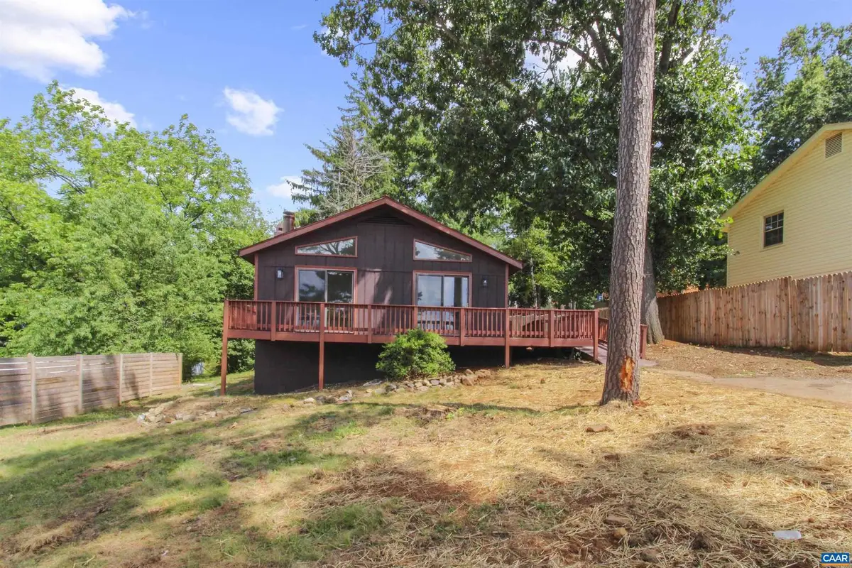 416 Woodland Cir, Waynesboro, VA 22980 - #1