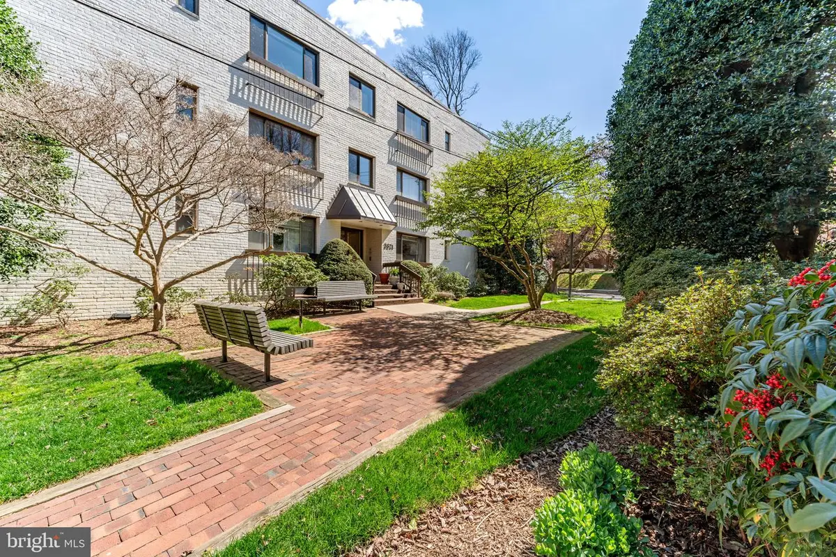 3827 Davis Pl Nw #5, Washington, DC 20007 - Image #1