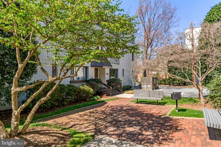 3827 Davis Pl Nw #5, Washington, DC 20007 - Image #2