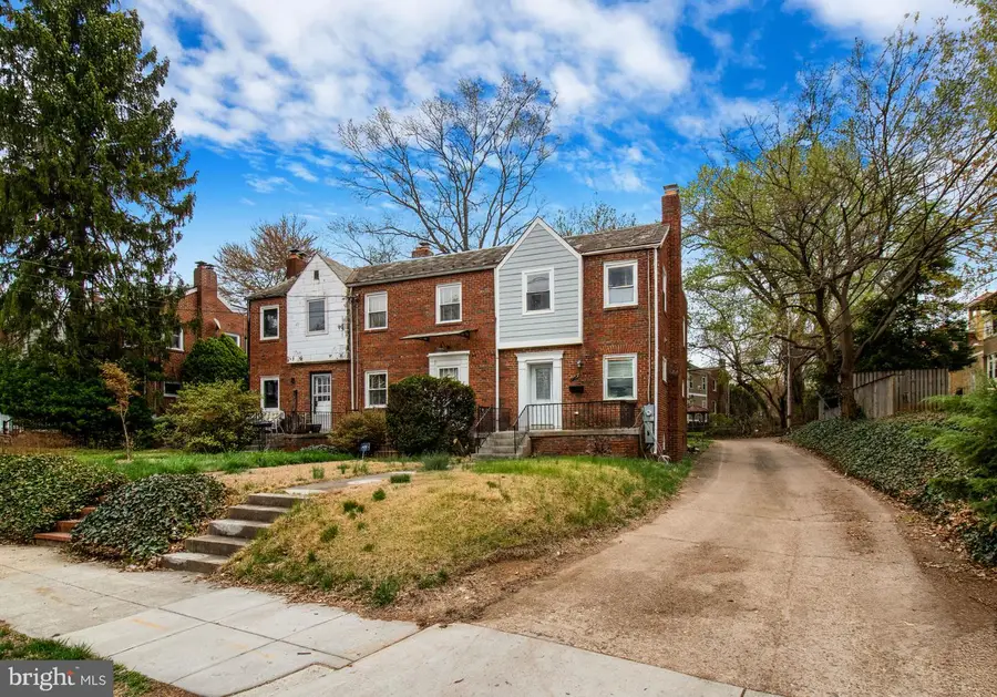 901 Varnum St Ne, Washington, DC 20017 - Image #2