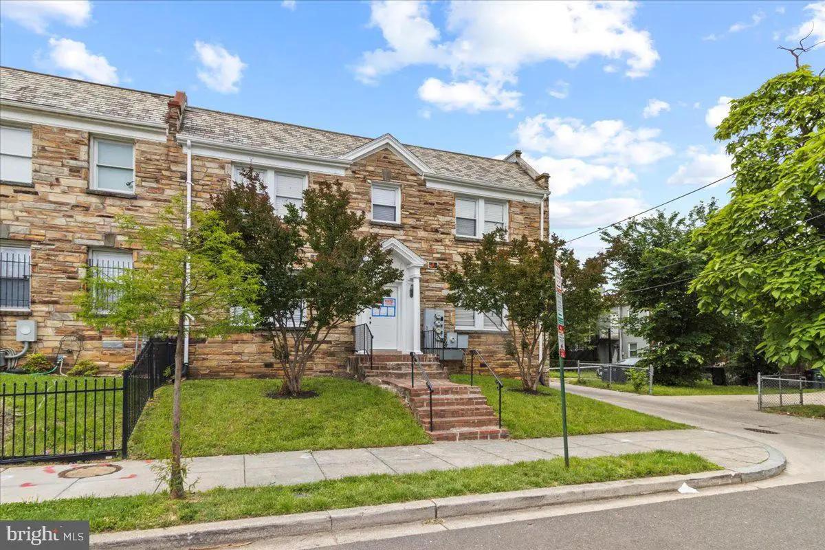 1211 Simms Pl Ne, Washington, DC 20002 - Image #1