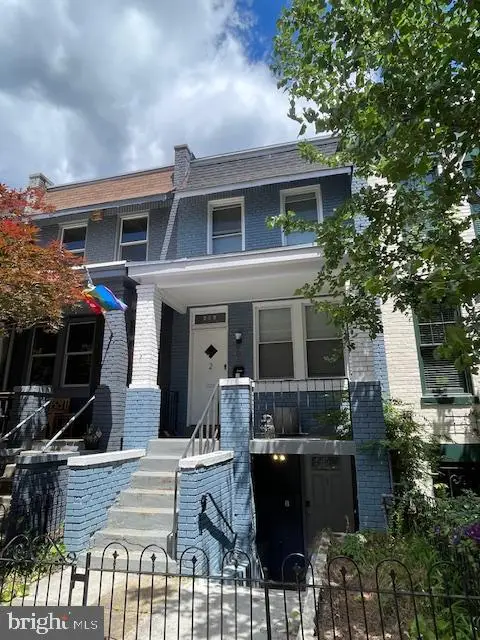 906 I St Se #2, Washington, DC 20003 - Image #1