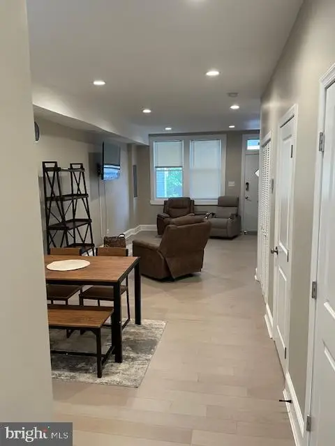 906 I St Se #2, Washington, DC 20003 - Image #2