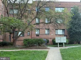4715 1st St Sw #302, Washington, DC 20032 - Image #1