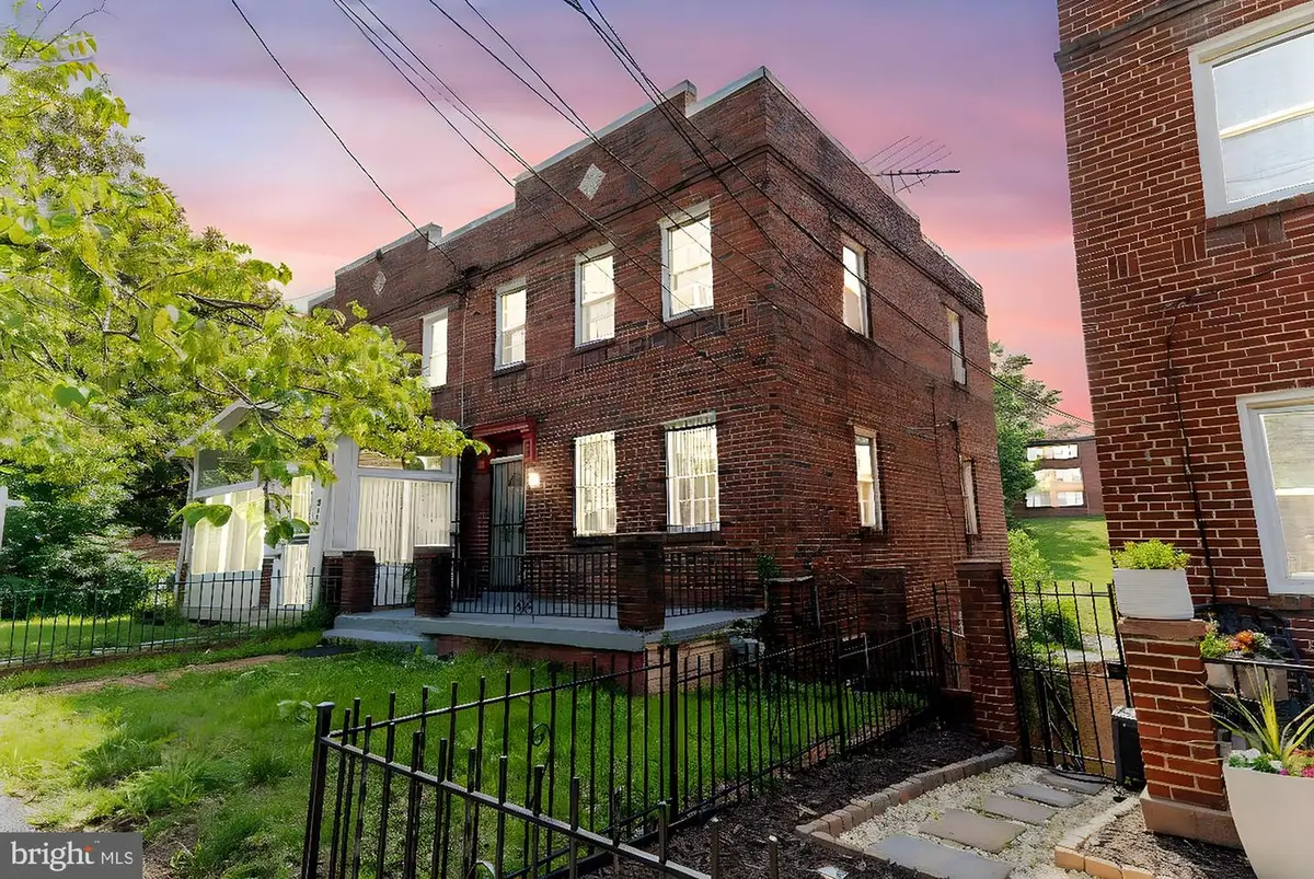 212 Division Ave Ne, Washington, DC 20019 - Image #1