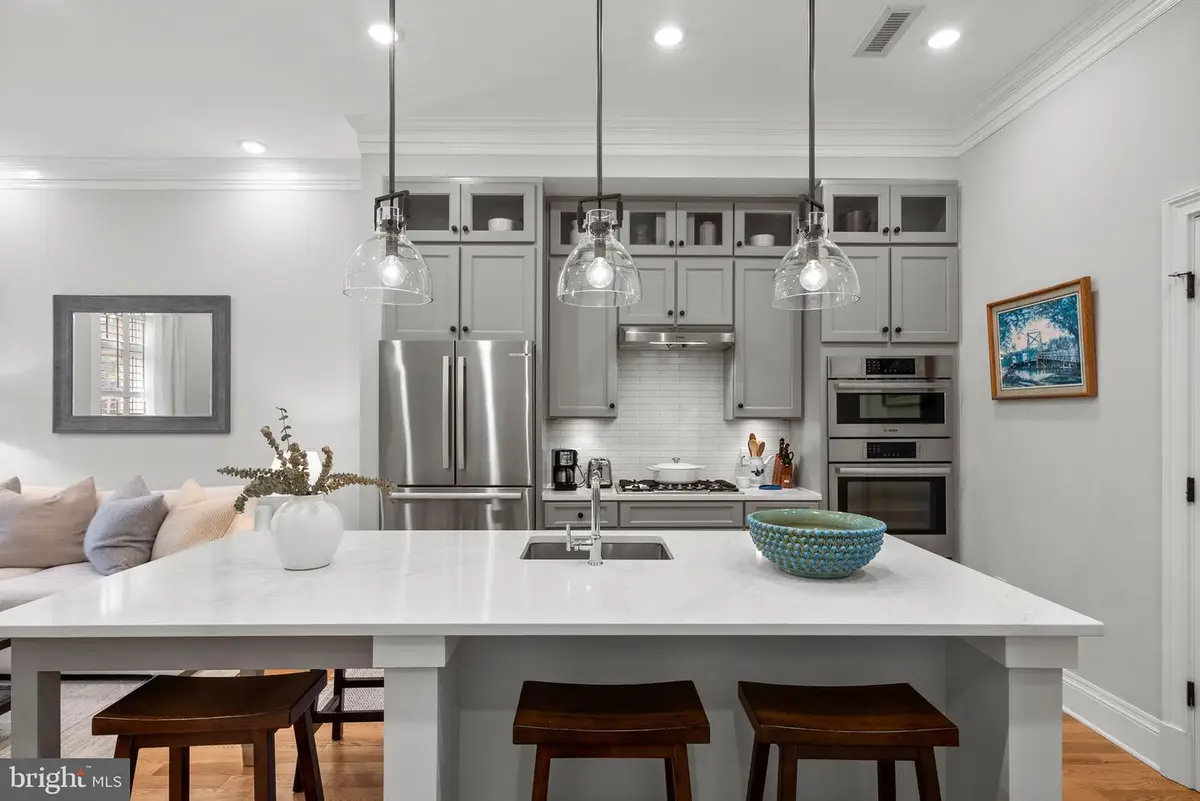 300 8th St Ne #102, Washington, DC 20002 - Image #1