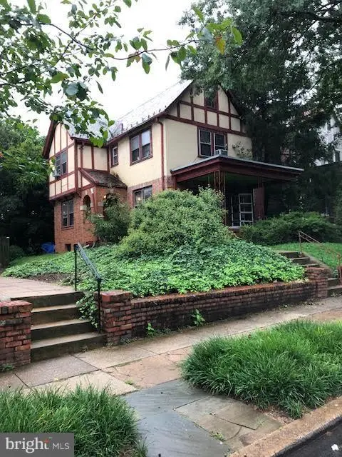 1724 Varnum St Nw, Washington, DC 20011 - Image #2