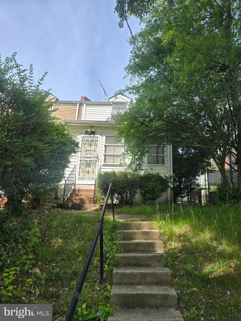 812 Division Ave Ne, Washington, DC 20019 - Image #1