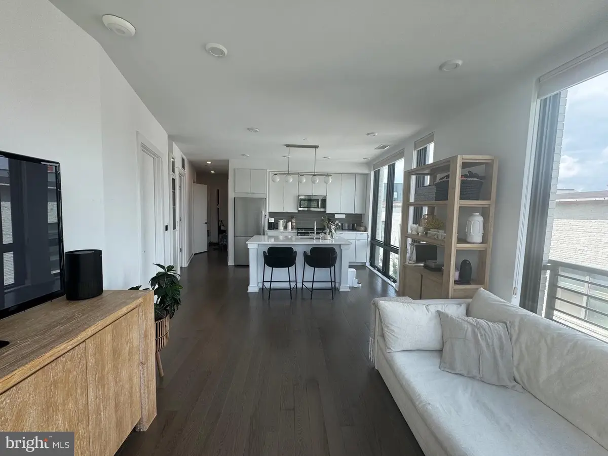 1999 9 1/2 St Nw #303, Washington, DC 20001 - Image #1