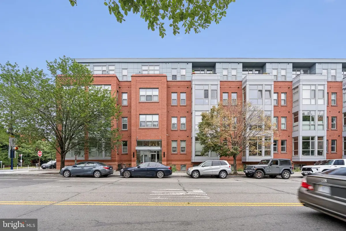 900 11th St Se #106, Washington, DC 20003 - Image #1