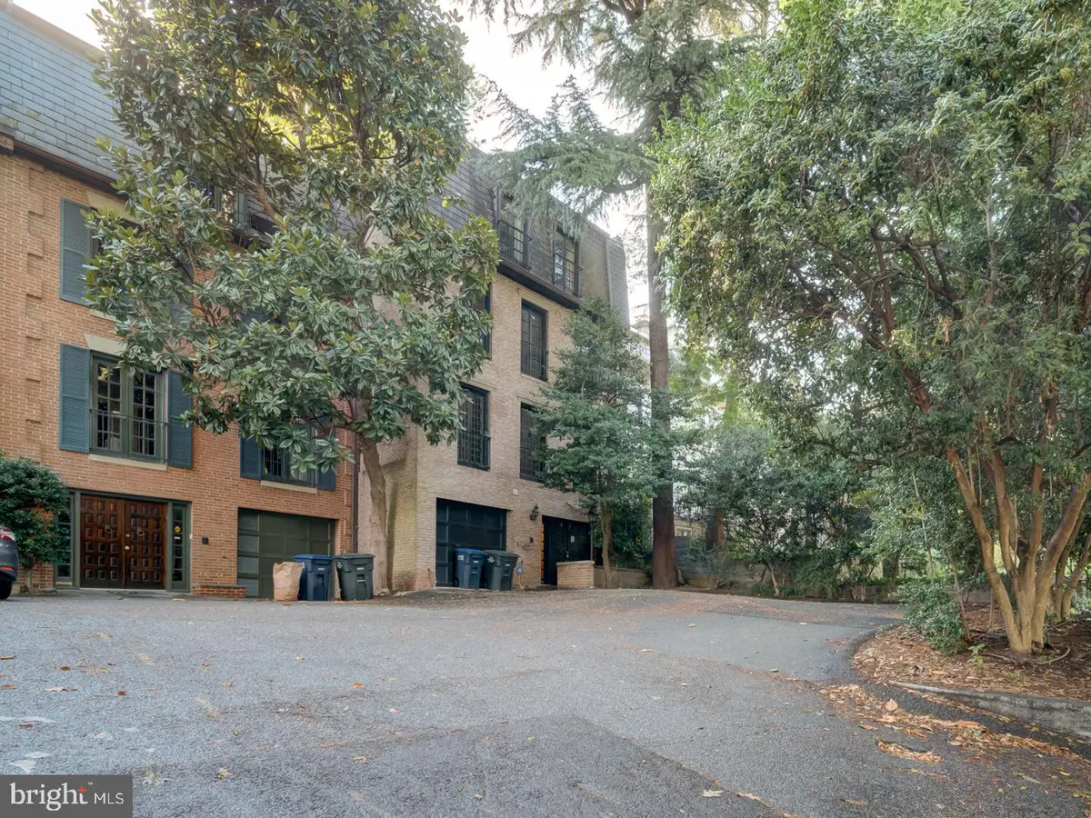 2142 Cathedral Ave Nw, Washington, DC 20008 - Image #1