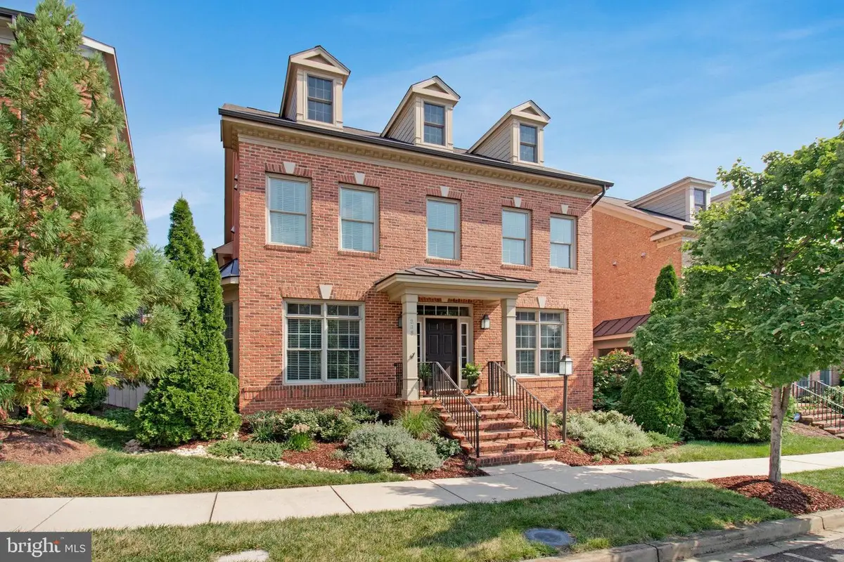 208 Beacon Pl Ne, Washington, DC 20011 - Image #1