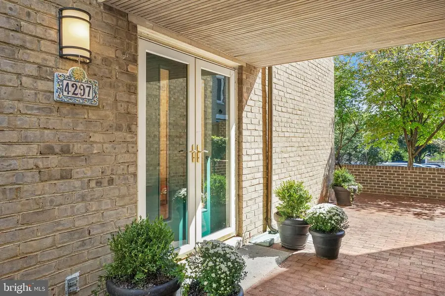 4297 Embassy Park Dr Nw, Washington, DC 20016 - Image #2