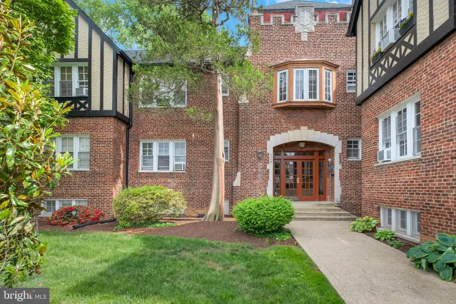 208 Farragut St Nw #104, Washington, DC 20011 - Image #2