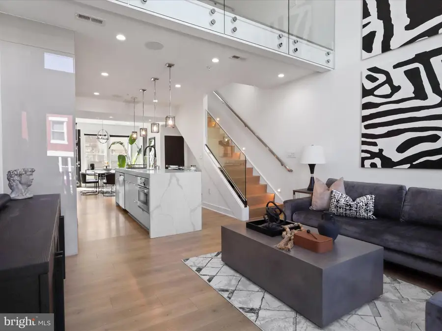 558 Harvard St Nw #b, Washington, DC 20001 - Image #2